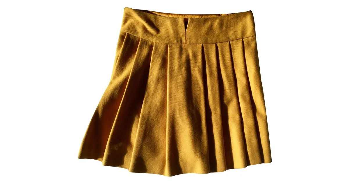 Agnès b. Afueras Amarillo 