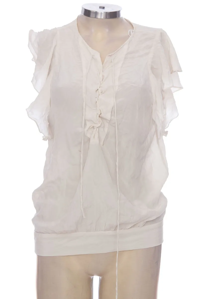 BLUSA COLOR BEIGE  CLOSEANDO