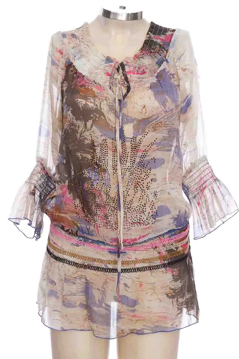 BLUSA COLOR ESTAMPADO  CLOSEANDO