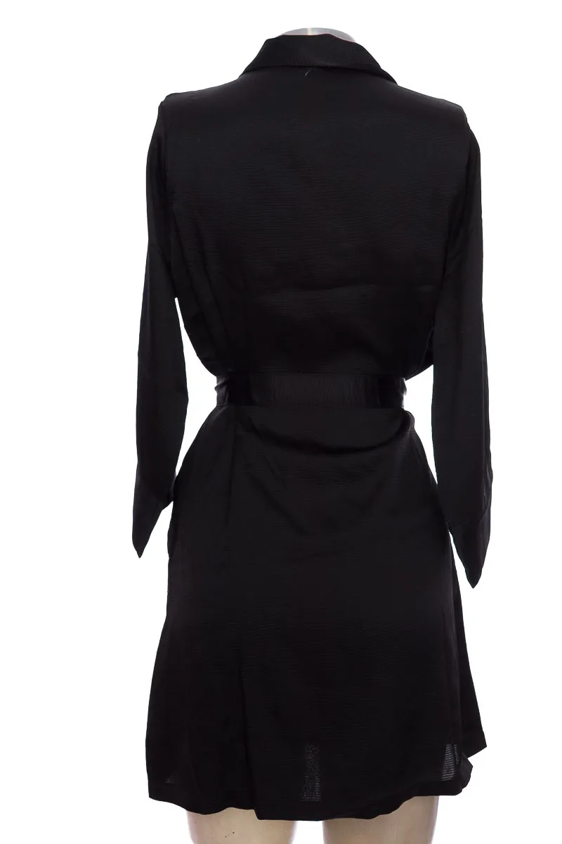 BLUSA COLOR NEGRO  CLOSEANDO