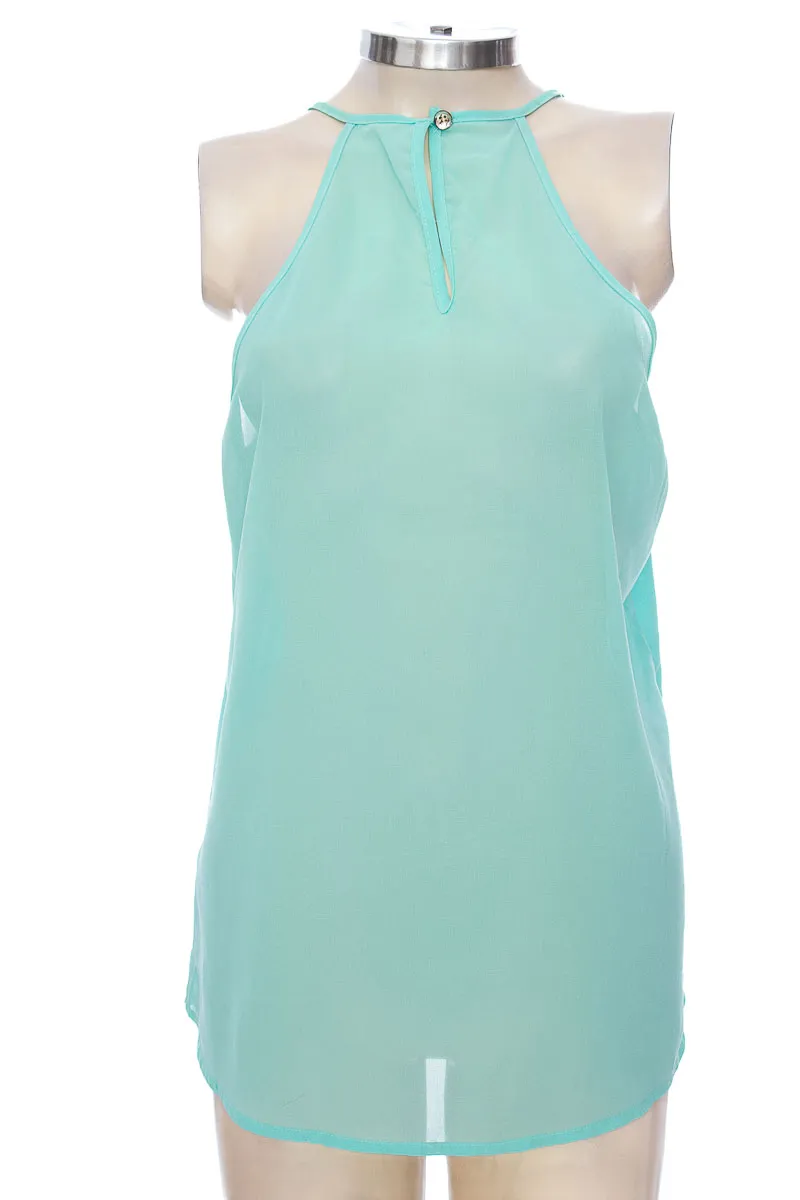 BLUSA COLOR VERDE  CLOSEANDO
