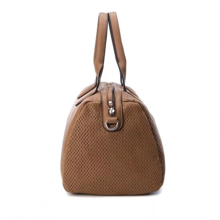 bolsos Refresh marrón con detalles de agujeros y dos asas