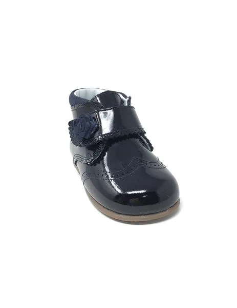 botin velcro charol azul marino
