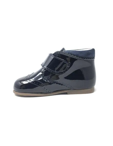 botin velcro charol azul marino