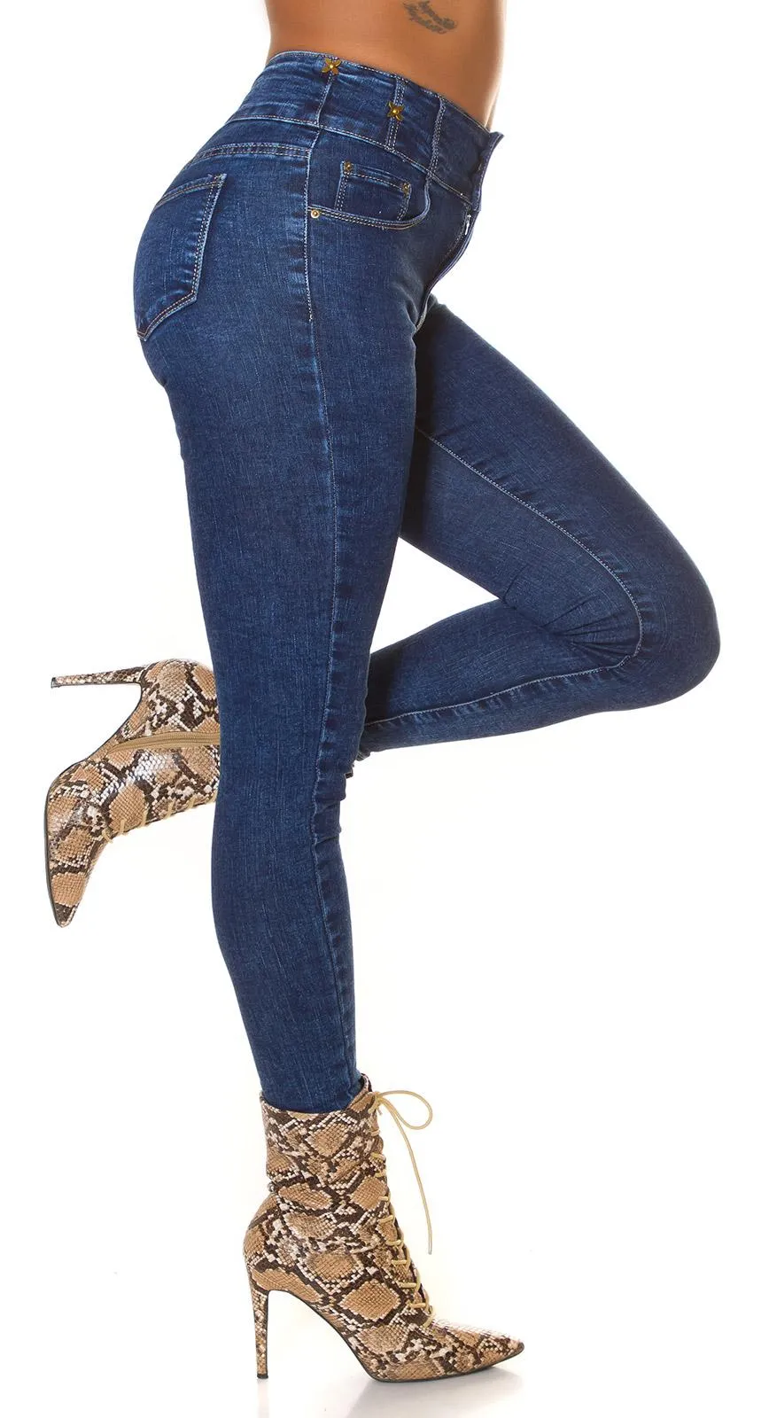 Jeans azul oscuro con cintura alta