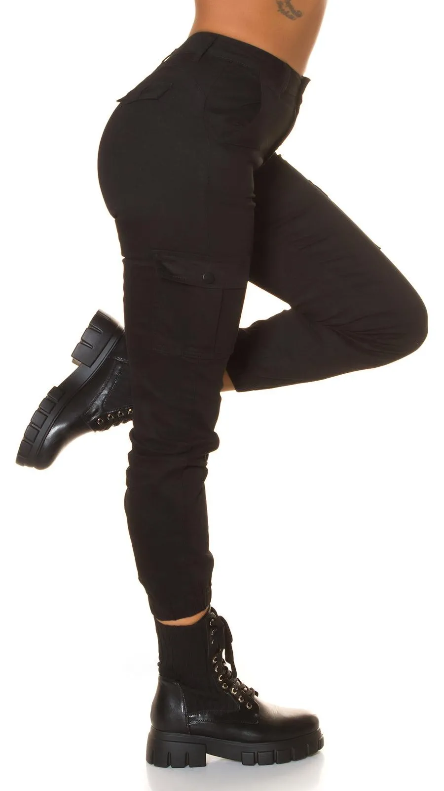 Jeans estilo cargo de cintura alta negro