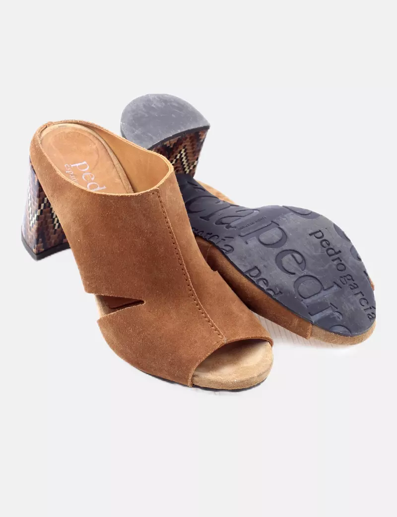 Pedro García Zueco camel tacón estampado