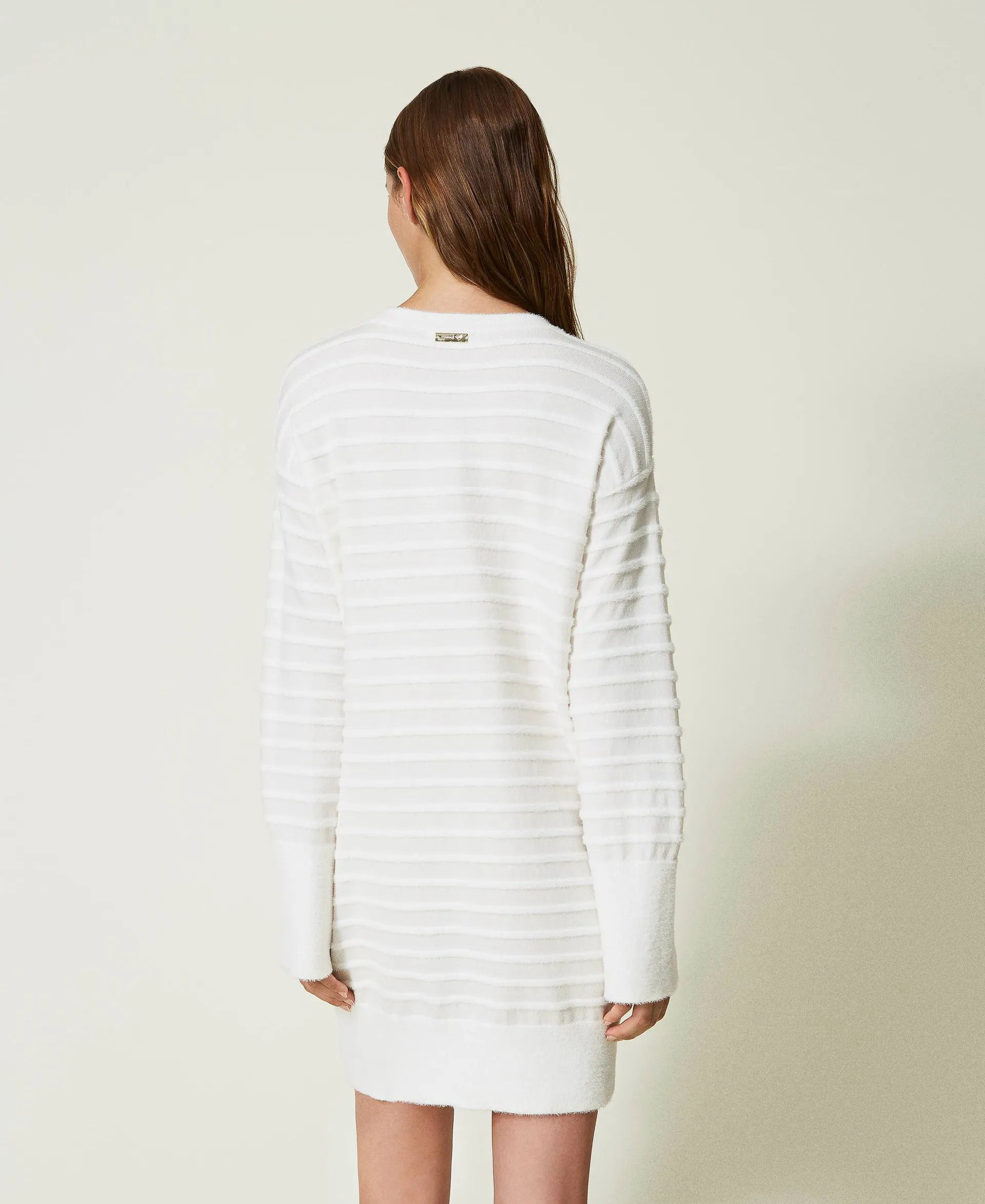 Robe courte en maille rayée