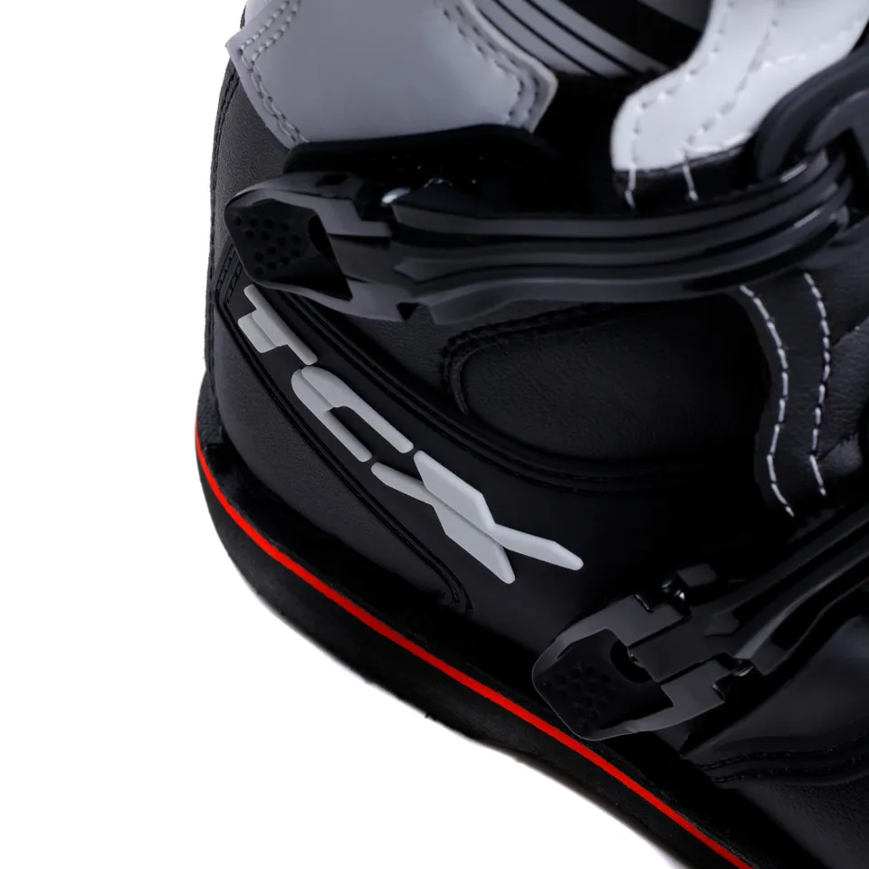 XBLAST  BLACK/WHITE/RED