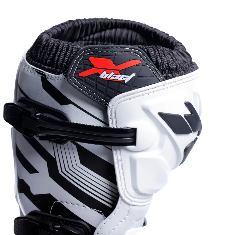XBLAST  BLACK/WHITE/RED