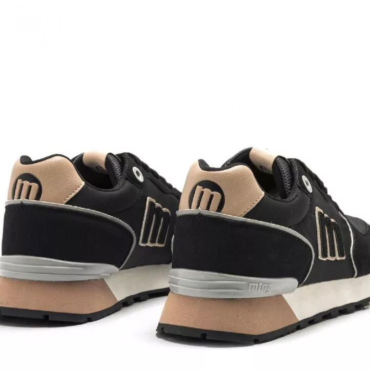 Zapatillas urban Mustang joggo color negro con detalles en rosa
