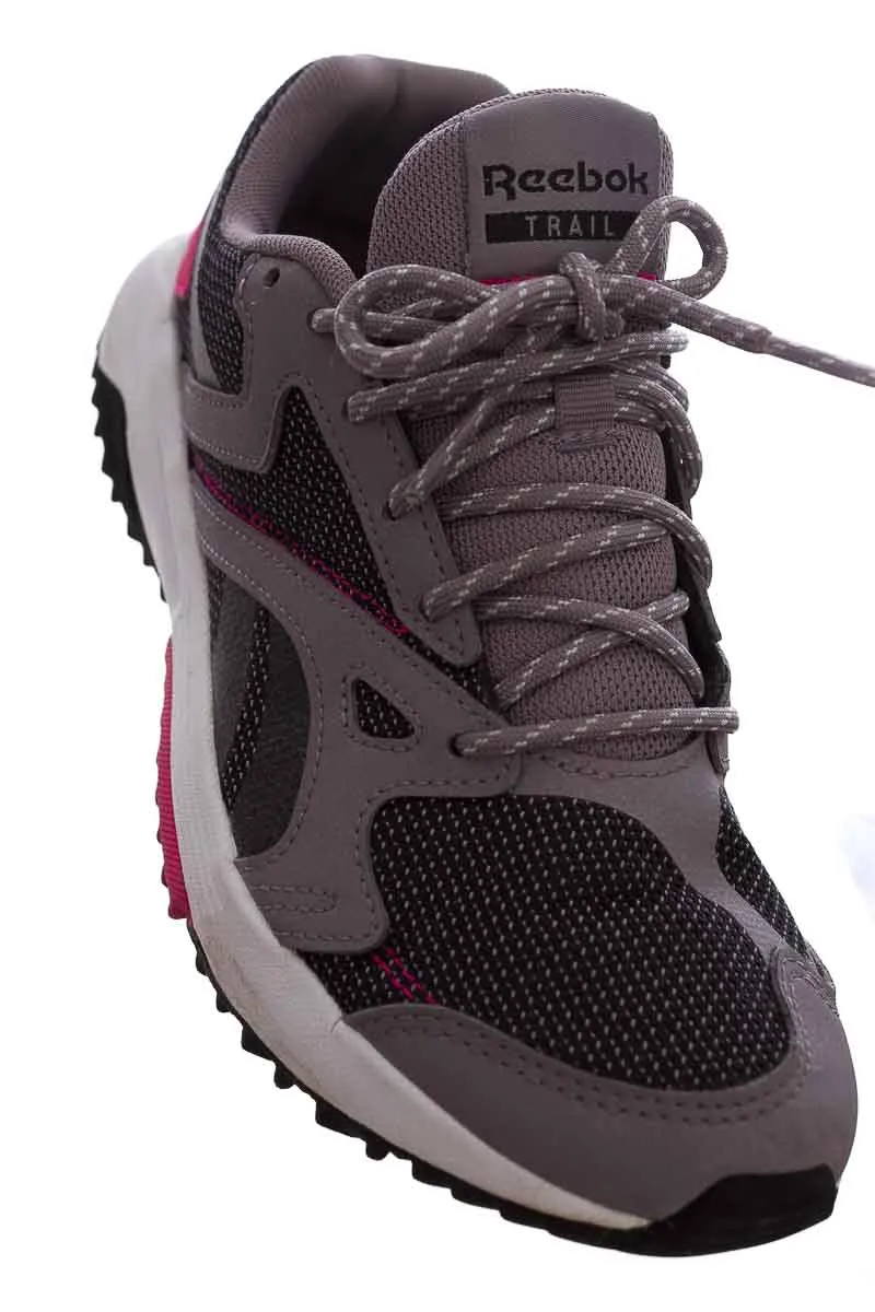 ZAPATOS COLOR GRIS  REEBOK